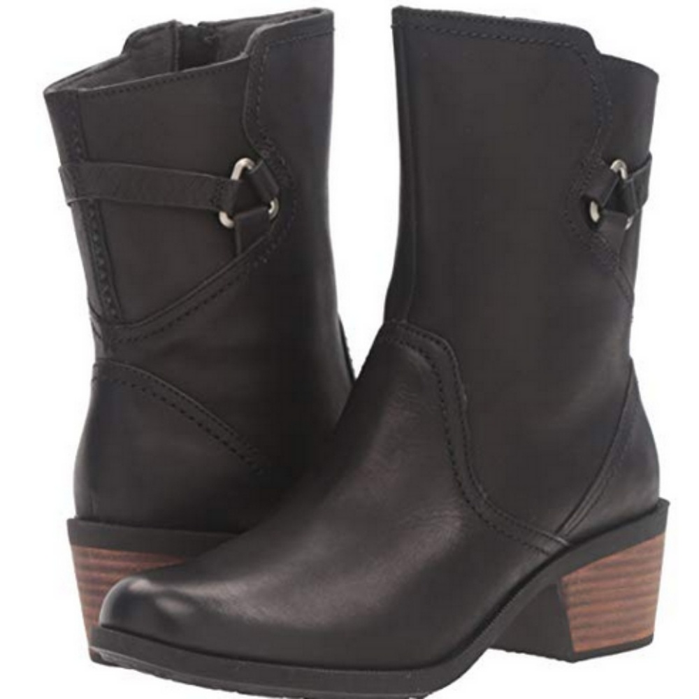 Teva Mid Leather Boots